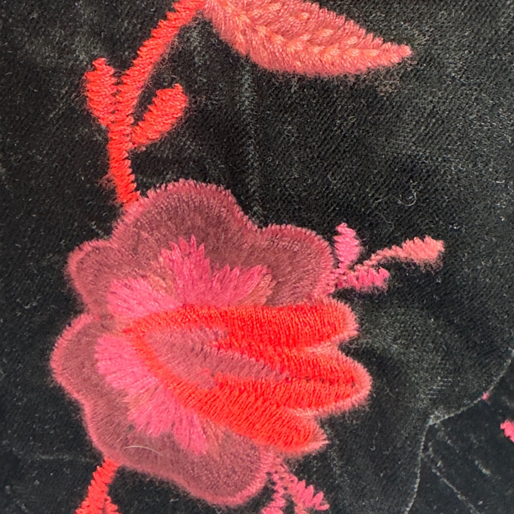 Anthropologie ETT:TWA Embroidered Black Velvet Jacket w Red & Pink Flowers sz L - Picture 6 of 10